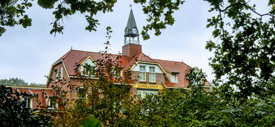  Harderwijk, Sonnevanck, voormalig sanatorium en ziekenhuis, thans luxe appartementen etc.