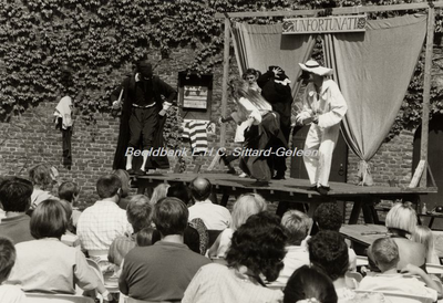 EHC-0000045 De groep Unfortinati uit Engeland tijdens de opening van het Straattheaterfestival in 1987
