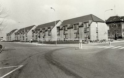 EHC-0001168 Appartementen in de Brouwersstraat, rechts op de achtergrond in de Jodenstraat het huis van familie van Kan