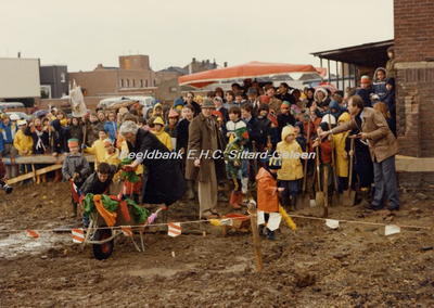 EHC-0001539 Eerste spade nieuwe basisschool 'De Meulehook', 1981