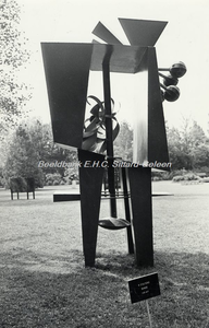 EHC-0002097 Burgemeester Damenpark: Openluchttentoonstelling beeldhouwkunst +/- 1969