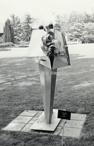EHC-0002100 Burgemeester Damenpark: Openluchttentoonstelling beeldhouwkunst +/- 1969