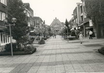 EHC-002764 Zicht vanuit de Raadhuisstraat op het oude gedeelte van het Gemeentehuis te Geleen