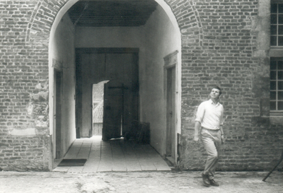 392_02_152 Kasteel Limbricht. De foto is genomen in juli 1969 voor de aanvang van de restauratiewerkzaamheden.