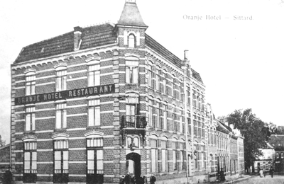 397_09_55 Oranje hotel Stationsstraat Sittard
