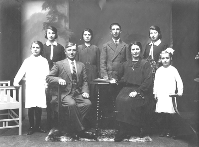 397_15_31 Groepsfoto van de familie Kamps te Broeksittard