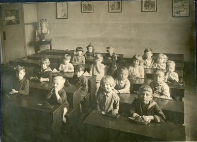 403_07_1107 De kleuterschool, Serafina in Overhoven Sittard rond 1930