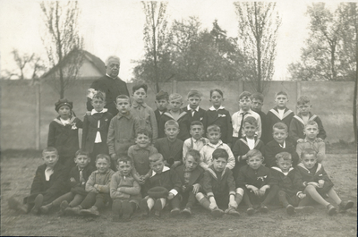 403_07_1153 Communicanten R.K. jongensschool v.h. H. Hart Overhoven Sittard in 1935