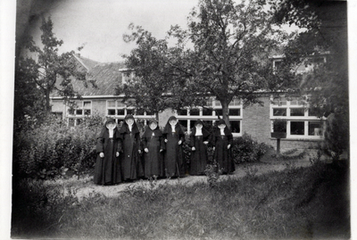 EHC-0015968 Zuster uit het Klooster in Papenhoven