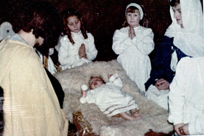 409_04_31 Maria met het Kindje Jesus in de Kerstkribbe omgeven door Engelen