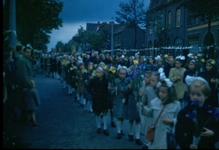 415_02_028 Sacramentsprocessie in de parochie H. H. Marcellinus & Petrus in Oud Geleen, zondag 30 mei 1948