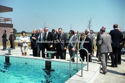 EHC-038-26 Opening Openluchtzwembad 'De Hateboer' aan de Sportcentrumlaan te Sittard op 17-05-1974. 17-05-1974