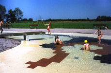 EHC-038-31 Opening Openluchtzwembad 'De Hateboer' aan de Sportcentrumlaan te Sittard op 17-05-1974. 17-05-1974