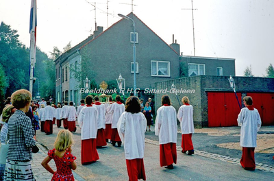 EHC-108-33 St. Rosaprocessie tijdens de viering van het 300-jarig bestaan van de St. Rosakapel 1675-1975Processie ...