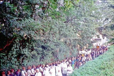 EHC-108-47 St. Rosaprocessie tijdens de viering van het 300-jarig bestaan van de St. Rosakapel 1675-1975Processie ...