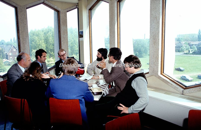 EHC-085-21 Ontvangst P.v.d.A.-delegatie met o.a. Joop den Uyl door Gemeentebestuur van Sittard in 1981