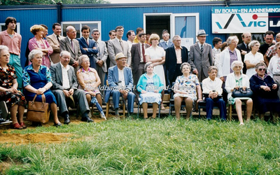EHC-092-07 Start nieuwbouw Caritas thans Baenjehof aan de Baenjestraat in 1981