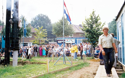 EHC-092-14 Start nieuwbouw Caritas thans Baenjehof aan de Baenjestraat in 1981