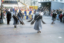 420_03_04_12 Heksen tijdens de carnavalsoptocht 1993 Sittard
