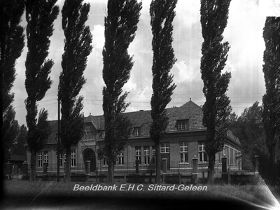 2580 St. Angelaschool, Molenweg 44, OphovenR.K. Lagere School voor meisjes, in 1919 in gebruik genomen o.l.v. de ...