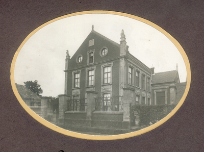 511_023 Voormalige Limburgse Gemeentehuizen 1922Voormalig Gemeentehuis te Cadier en Keer uit de jaren 20. Foto is ...