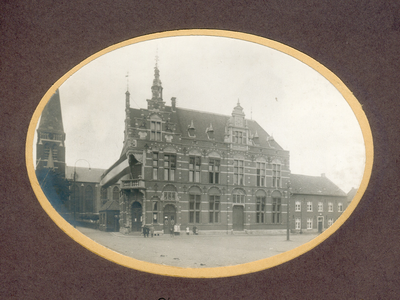 511_024 Voormalige Limburgse Gemeentehuizen 1922Voormalig Gemeentehuis te Echt uit de jaren 20. Foto is afkomstig uit ...