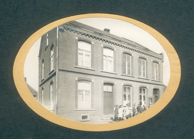 511_028 Voormalige Limburgse Gemeentehuizen 1922Voormalig Gemeentehuis te St. Geertruid uit de jaren 20. Foto is ...