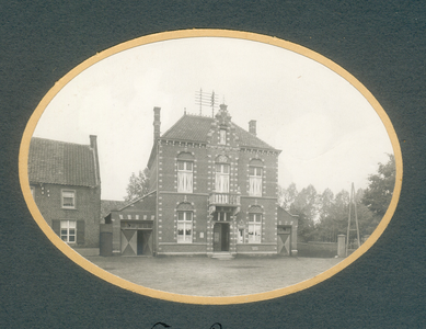 511_107 Voormalige Limburgse Gemeentehuizen 1922Voormalig Gemeentehuis te Swalmen uit de jaren 20. Foto is afkomstig ...