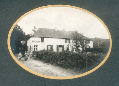 511_117 Voormalige Limburgse Gemeentehuizen 1922Voormalig Gemeentehuis te Vlodrop uit de jaren 20. Foto is afkomstig ...