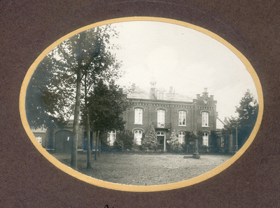 511_121 Voormalige Limburgse Gemeentehuizen 1922Voormalig Gemeentehuis te Wessem uit de jaren 20. Foto is afkomstig uit ...