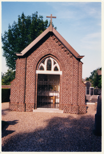 512_246 Kapelletje gelegen aan de Oude Kerkstraat te Papenhoven 1 juni 2000