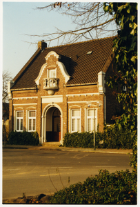 512_247 Woonhuis gelegen aan de Beegter Markt 1 te GrevenbichtDit pand was het gemeentehuis van de voormalige Gemeente ...