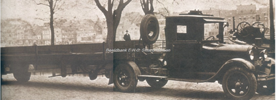 EHC-0012258 Een speciale transporteenheid voor het vervoer van stalen balken van de Firma Lommaert.