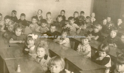 EHC-0012957 Klassefoto van de kinderen van een Lagere School, vermoedelijk niet in Born.
