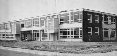 EHC-0013032 U.L.O. St. Jacobus te Born voor de eerste uitbreiding in 1962.
