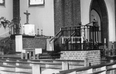 EHC-0012716 Priesterkoor en preekstoel van de St. Martinuskerk te Born.