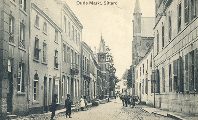 521_017 Oude Markt, SittardZicht op de Oude Markt met Basiliek 