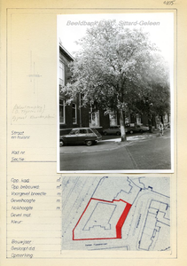 105. Kloosterplein met zijgevel schoolgebouwen Deken TijssenstraatStraatbeeld met gevelaanzicht en eronder de ...