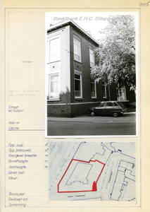 106. Kloosterplein hoek Deken Tijssenstraat met zijgevel MeisjesschoolStraatbeeld met gevelaanzicht en eronder de ...