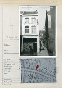 411. Putstraat 54 met opgang naar de Fort SanderboutwalStraatbeeld met gevelaanzicht en eronder de kadastrale ...