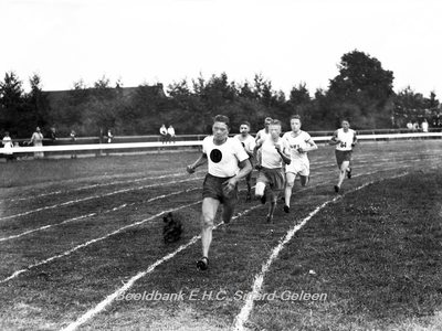 ehc_gp_002 Atletiekwedstrijden 1935 Geleen. Tijdens de 5000 m hardlopen 18-08-1935