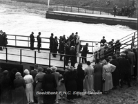 ehc_gp_021 Koninklijk bezoek bij de opening van het Julianakanaal. De Commissaris der Koningin spreekt de menigte toe. ...