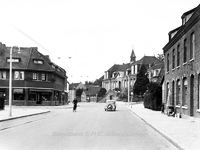 ehc_gp_158 Hoofdstraat met raadhuis en school 10-06-1938