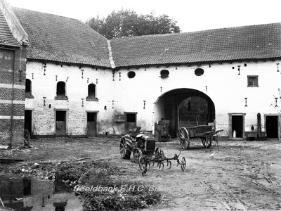 ehc_gp_223 Binnenerf van een oude boerderij te Spaubeek 21-09-1934