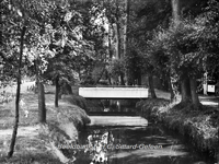 ehc_gp_253 In het Stadspark. Het witte brugje in het donkere groen 26-07-1935