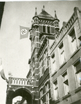 742_052 Nazi-vlag op het Sittardse stadhuis