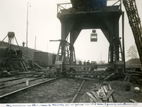 751_014 Het verschuiven van betonkraan te Maasbracht over een afstand van ca. 5 meter (gewicht ruim 80.000 kg) 26 ...