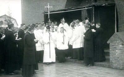 132_76_07 Inwijding stenen kapel H.H. Martelaren van Gorcum; 1932