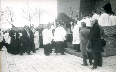 132_76_15 Inwijding stenen kapel H.H. Martelaren van Gorcum; 1932