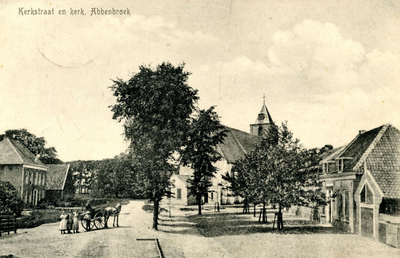 PB0011 Links de pastorie, in het midden de kerk, rechts het gemeentehuis, de openbare lagere school en de ...